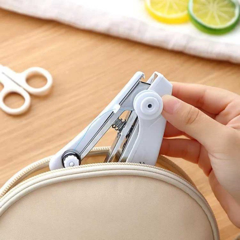Handheld mini sewing machine