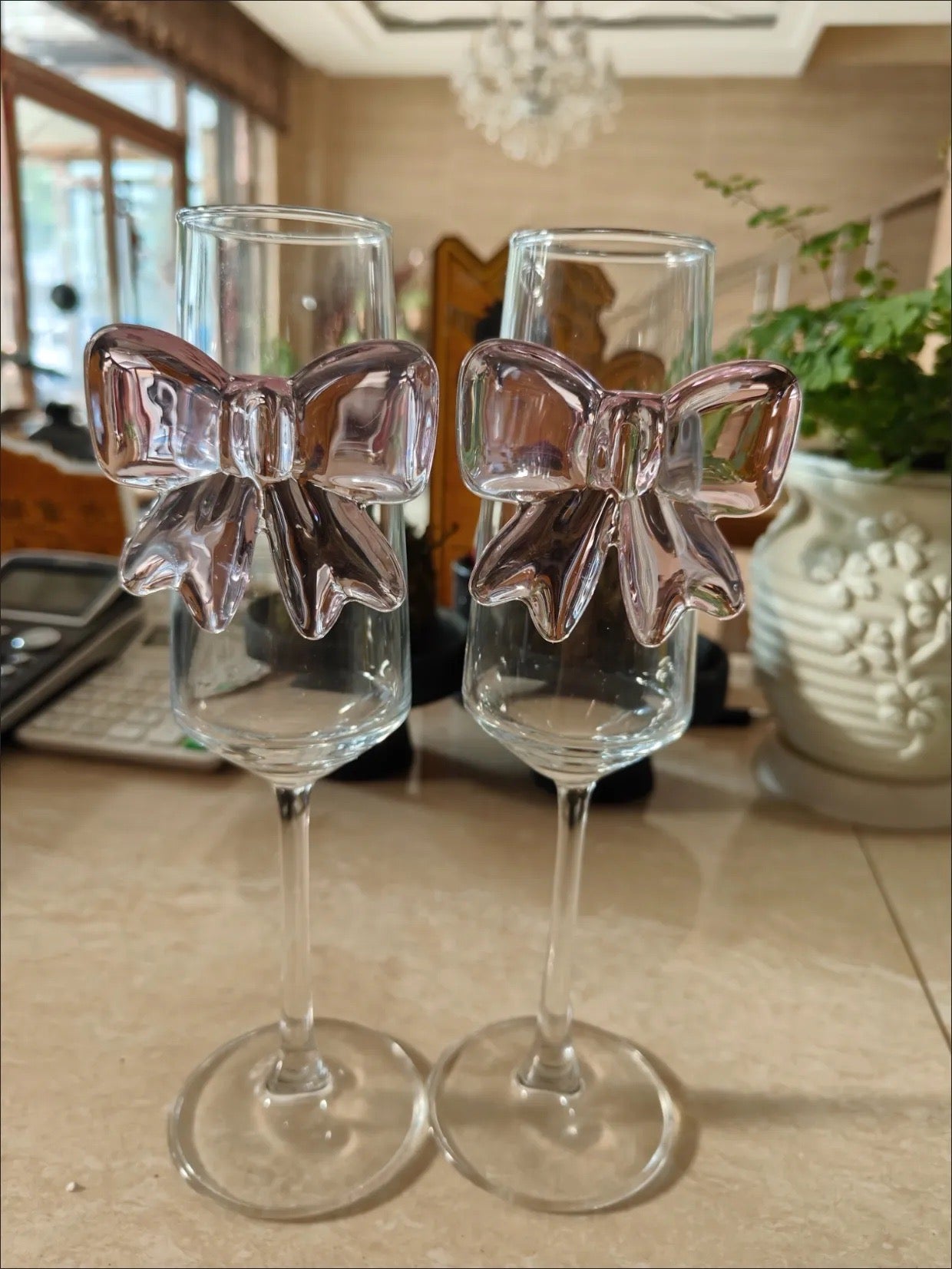 Bow champagne glass