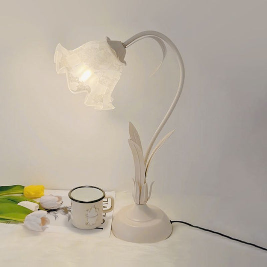 Flower table lamp