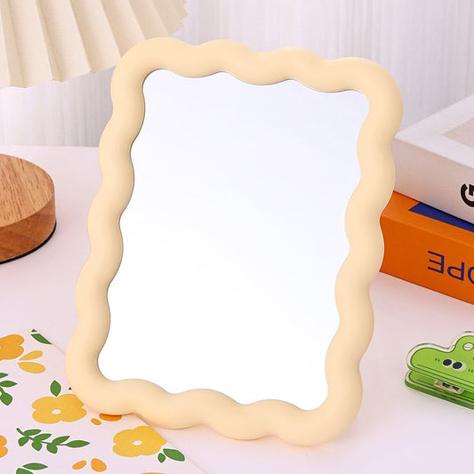 Wiggle Mirror