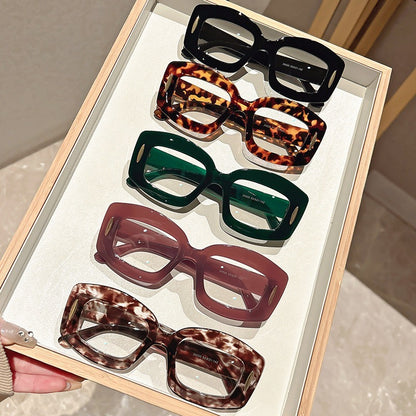 Glossy glasses
