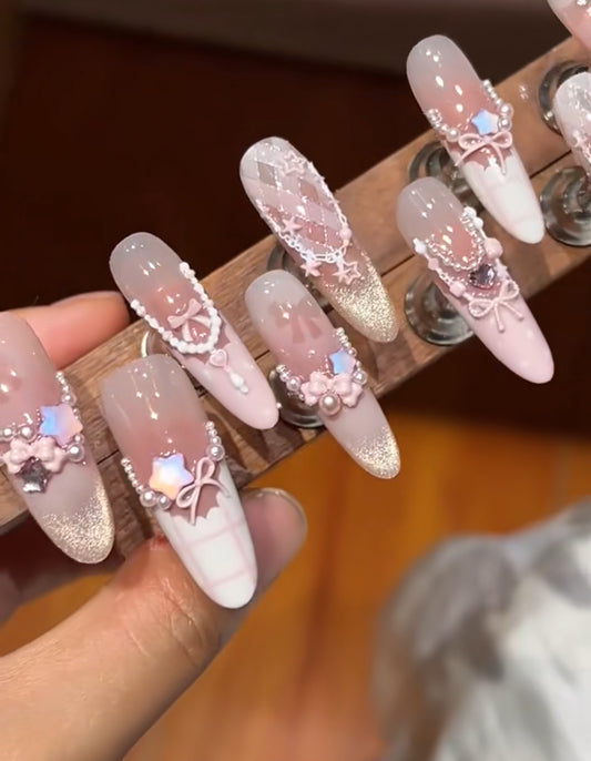 Magnetic Press on nail holder