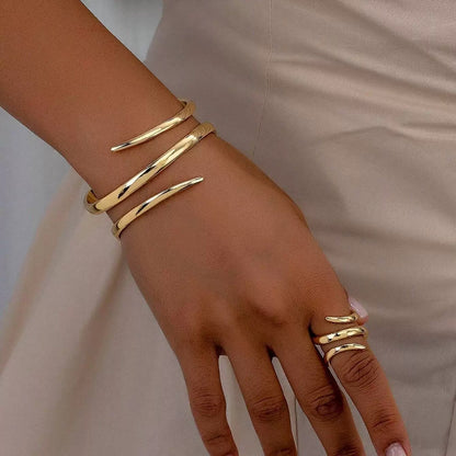 Spike cuff set