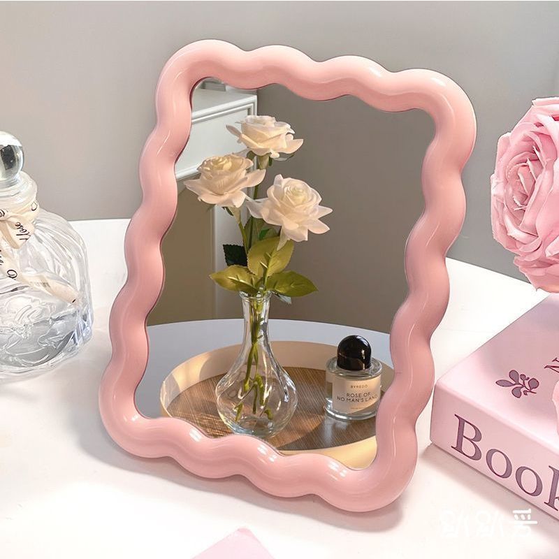 Wiggle Mirror